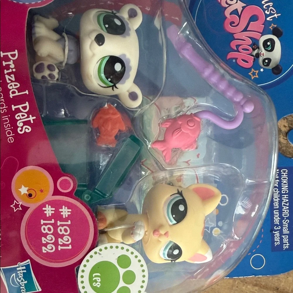 Littlest Pet Shop Prized Pets Polar Bear and Cat #1821, #1822 box taped closed